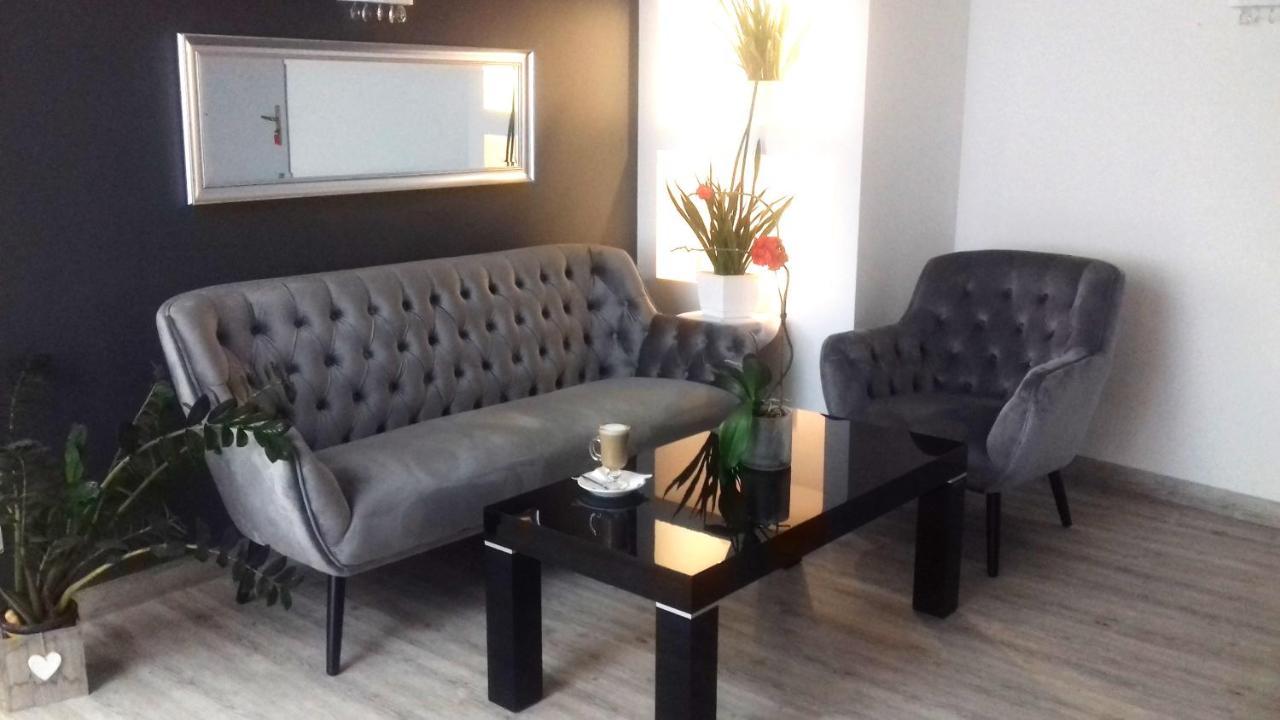 Karat Bed and Breakfast Warszawa Eksteriør billede