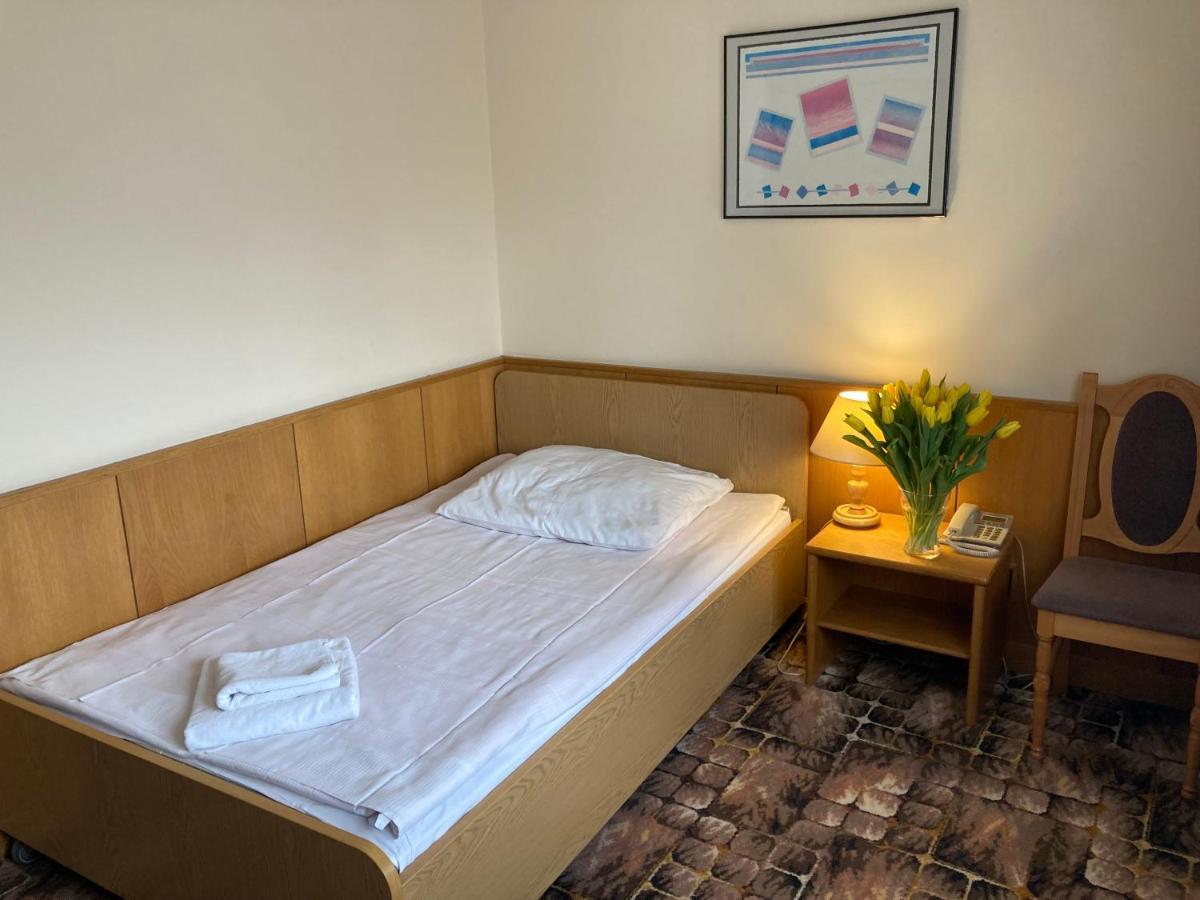 Karat Bed and Breakfast Warszawa Eksteriør billede