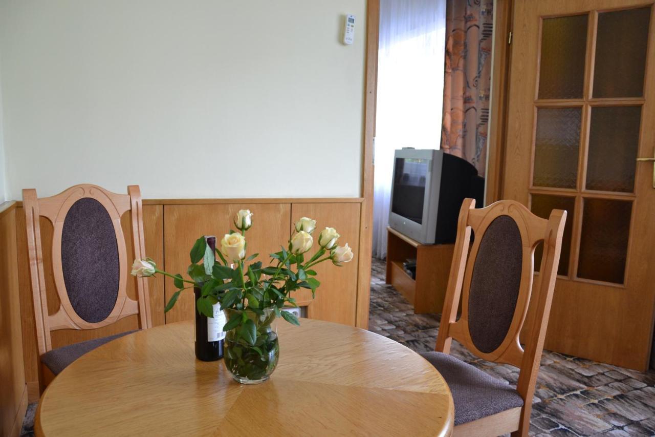 Karat Bed and Breakfast Warszawa Eksteriør billede