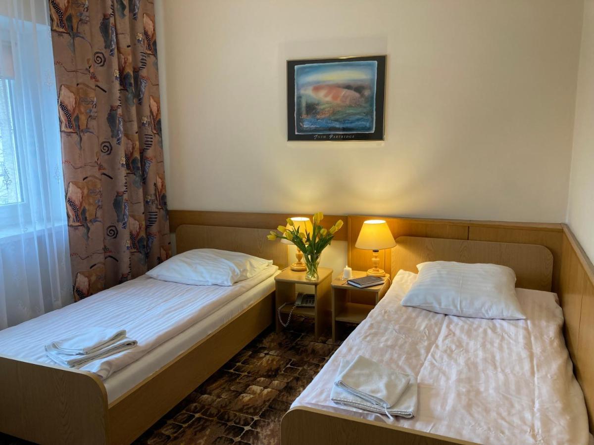 Karat Bed and Breakfast Warszawa Eksteriør billede