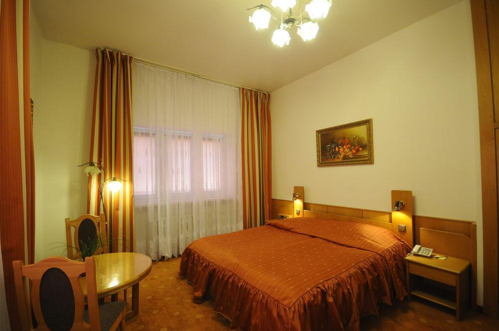 Karat Bed and Breakfast Warszawa Værelse billede