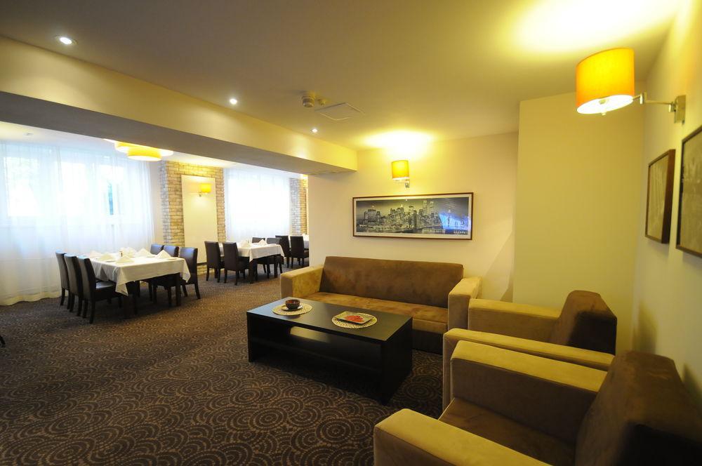 Karat Bed and Breakfast Warszawa Eksteriør billede